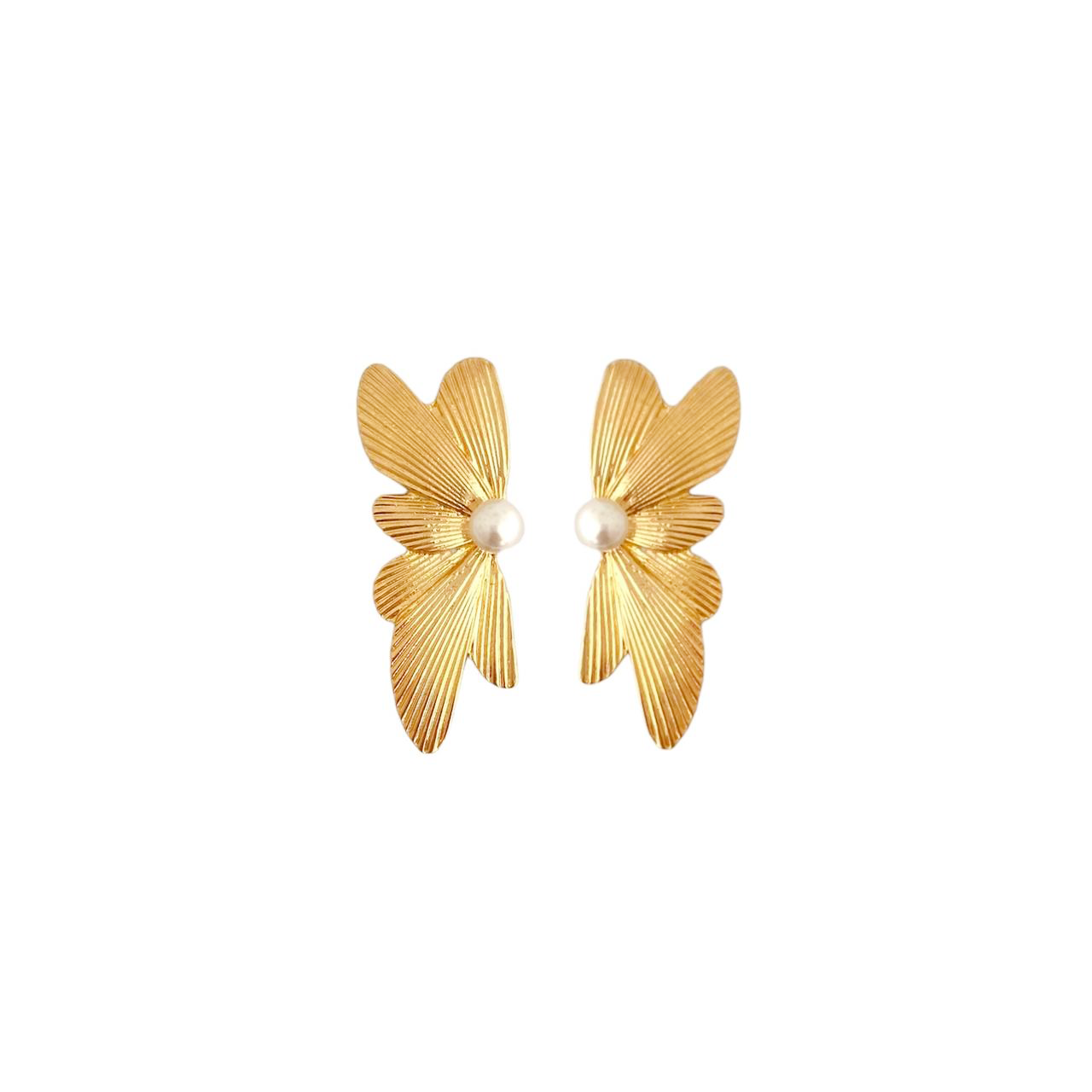 Curves of Courage in Gold